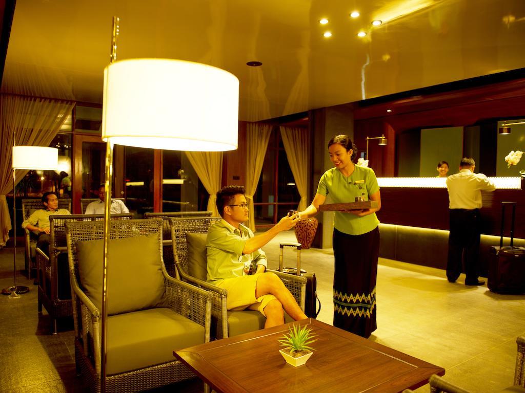 Emerald Palace Hotel Naypyidaw Ngoại thất bức ảnh