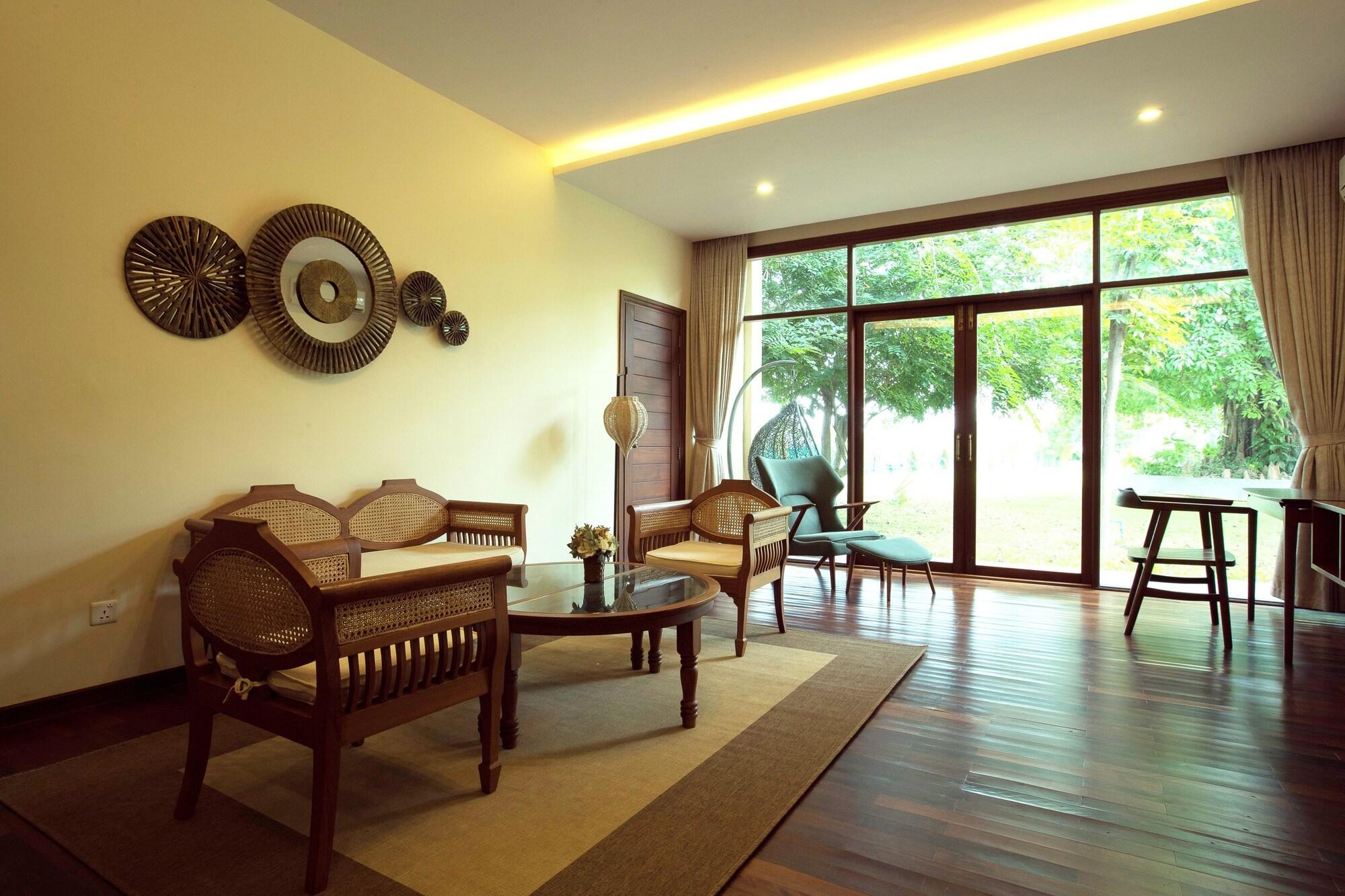 Emerald Palace Hotel Naypyidaw Ngoại thất bức ảnh
