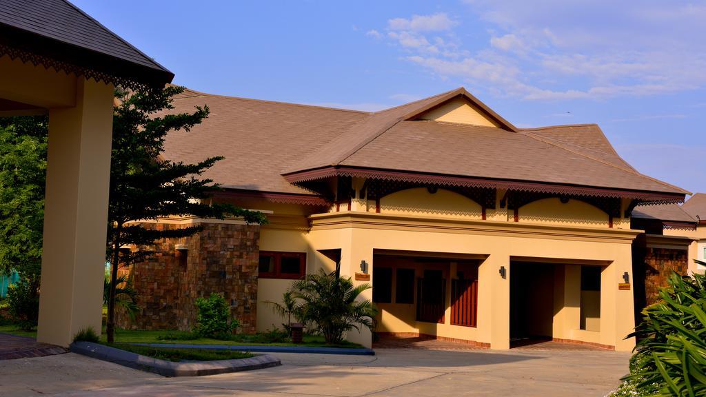 Emerald Palace Hotel Naypyidaw Ngoại thất bức ảnh