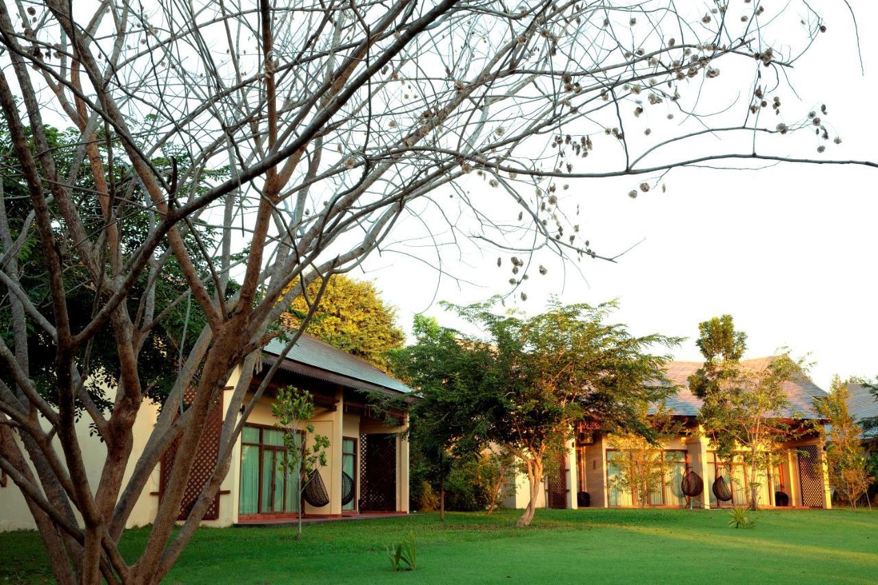 Emerald Palace Hotel Naypyidaw Ngoại thất bức ảnh