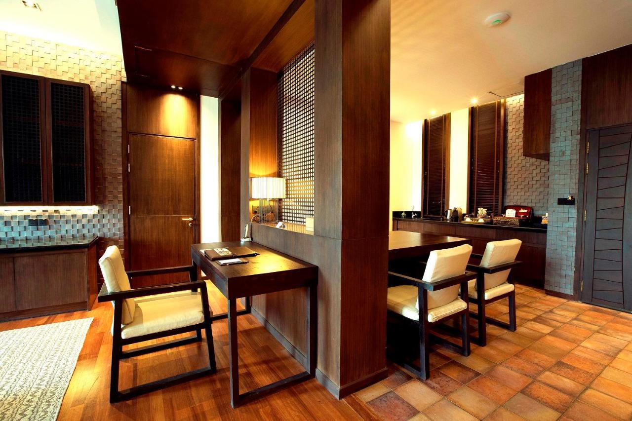 Emerald Palace Hotel Naypyidaw Ngoại thất bức ảnh
