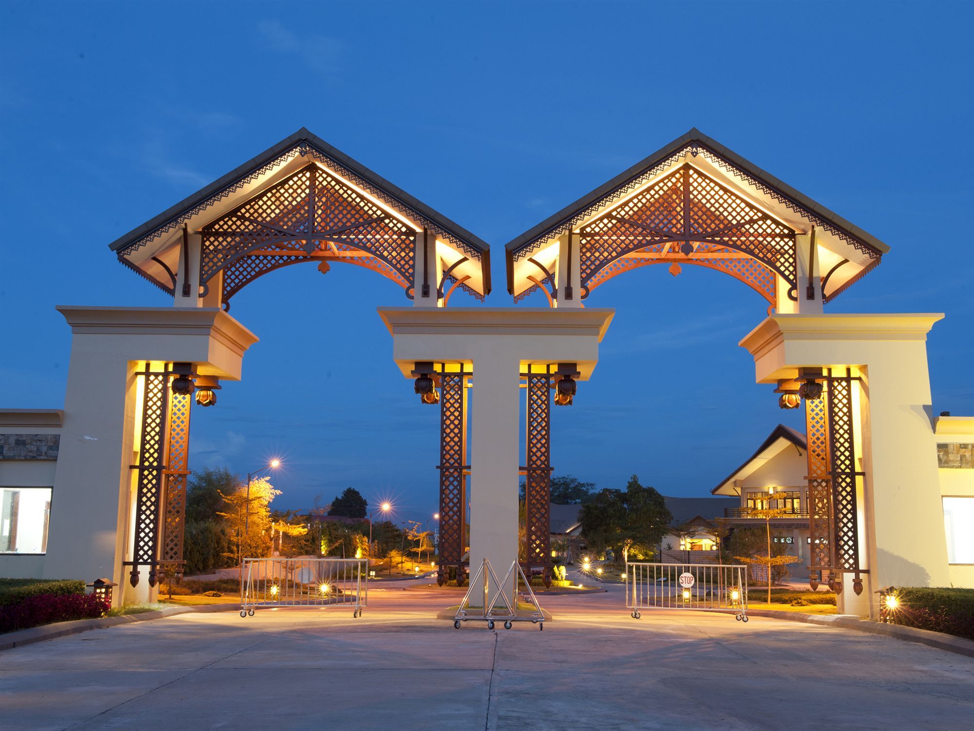 Emerald Palace Hotel Naypyidaw Ngoại thất bức ảnh